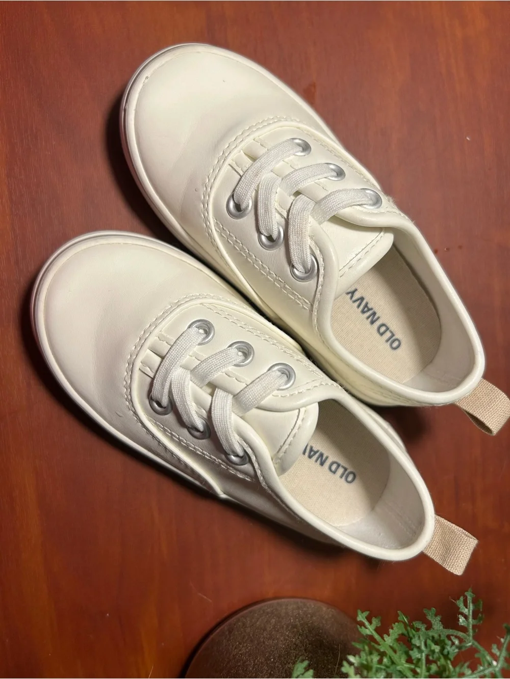 Old Navy Cream Lace-Up Kids Sneakers